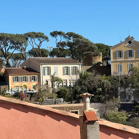 Le Nid, Vue Mer, Village Et Collines Avec Terrasse Apartament